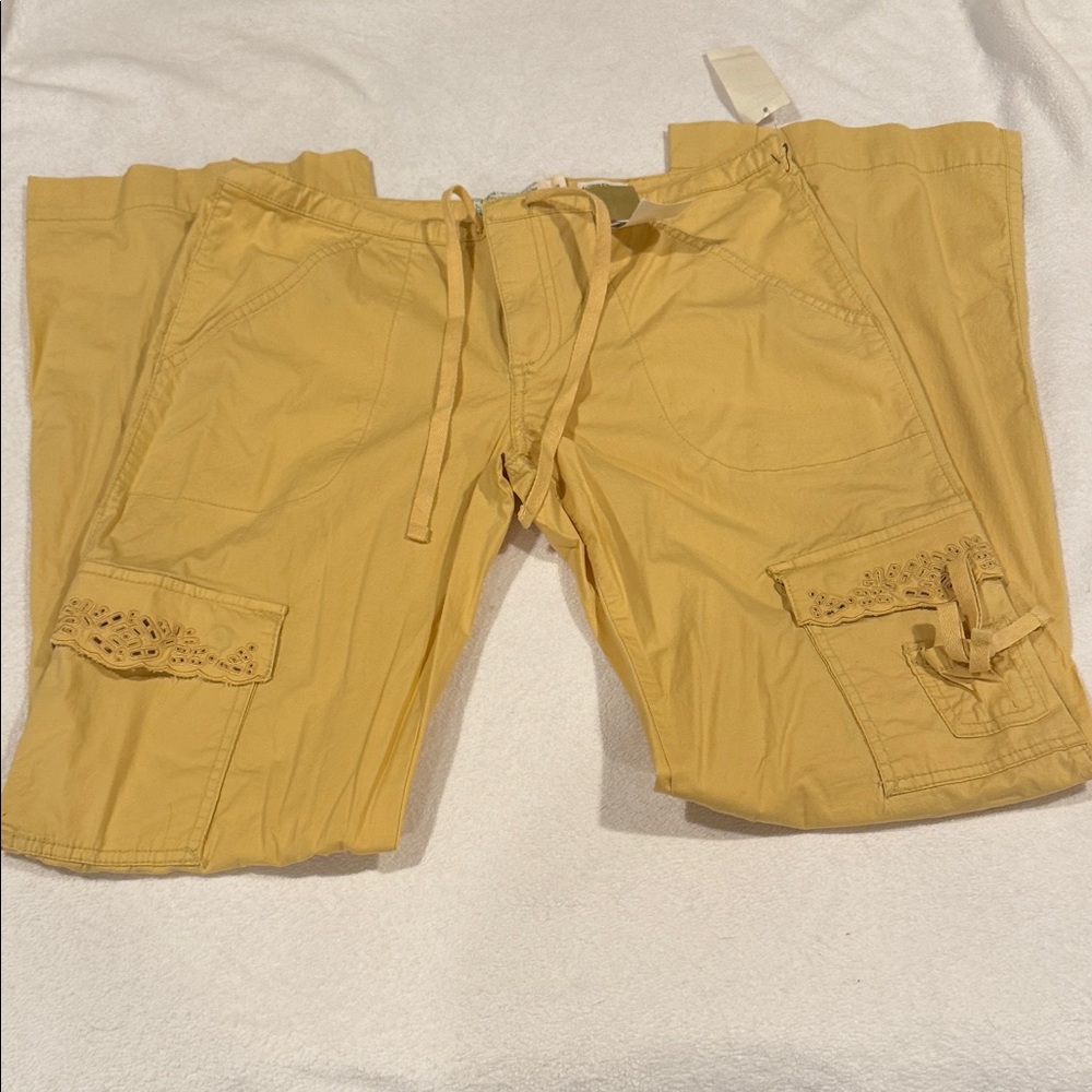 Old Navy Tan Cargo Pants - Picture 5 of 6